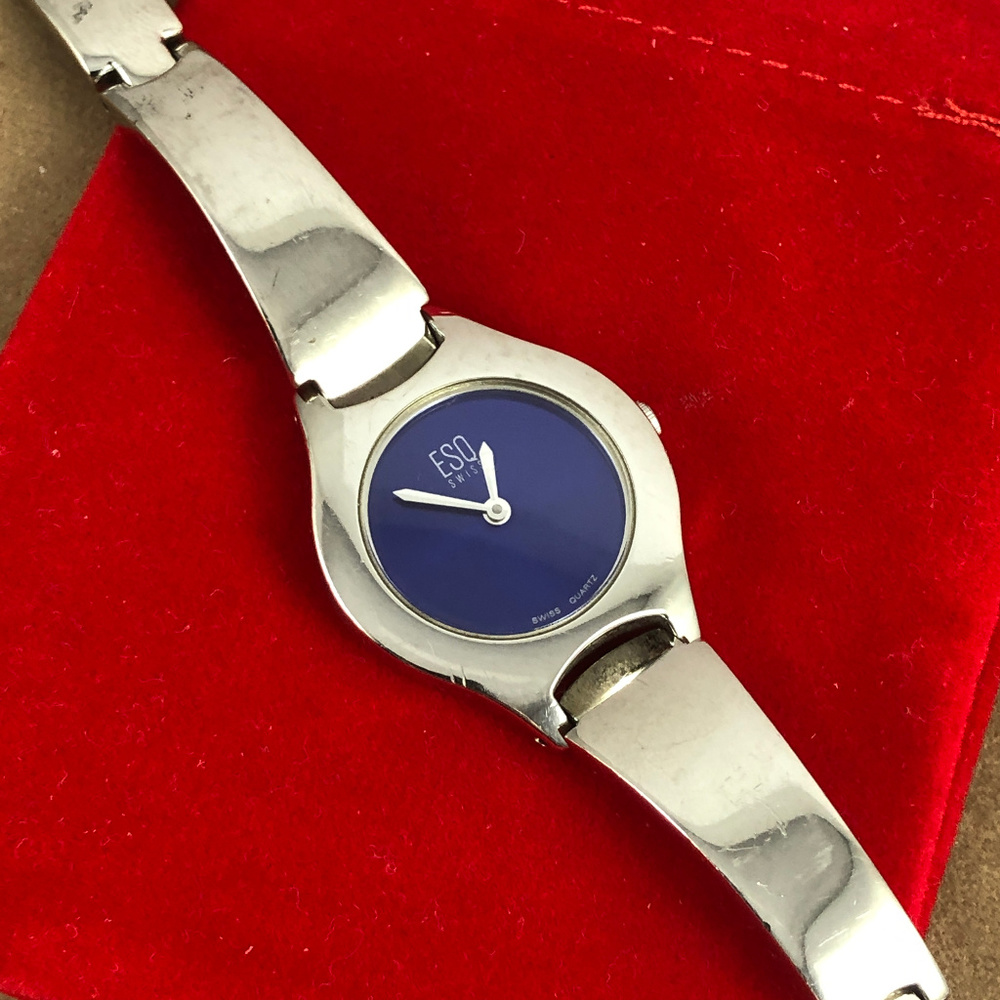 Movado Vintage Watch with Luminous Blue Dial - Picture 5 of 8